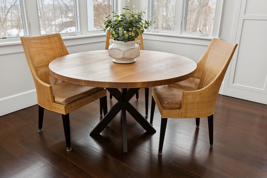 Round Dining table